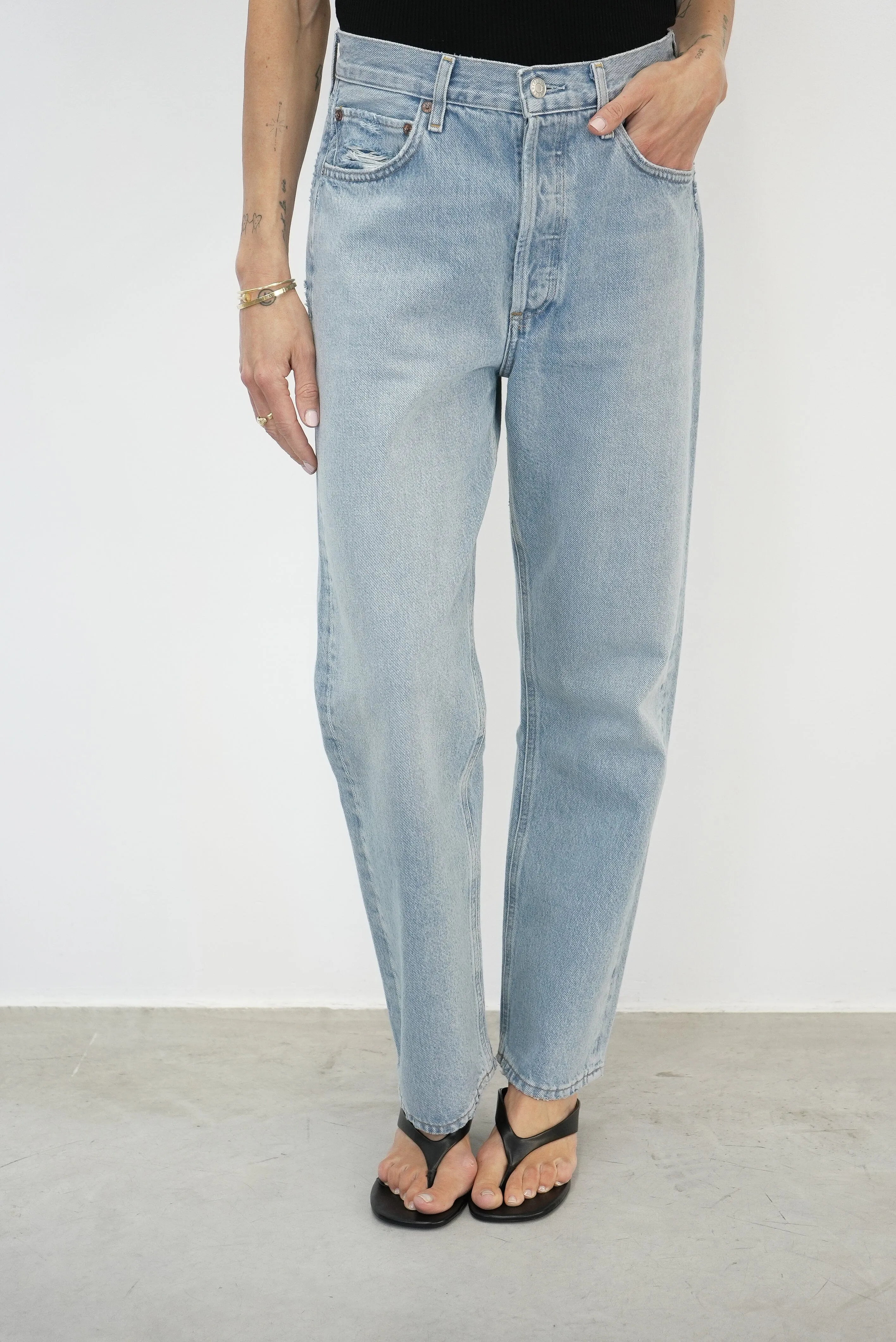 90’S MID RISE LOOSE FIT JEANS IN SNAPSHOT