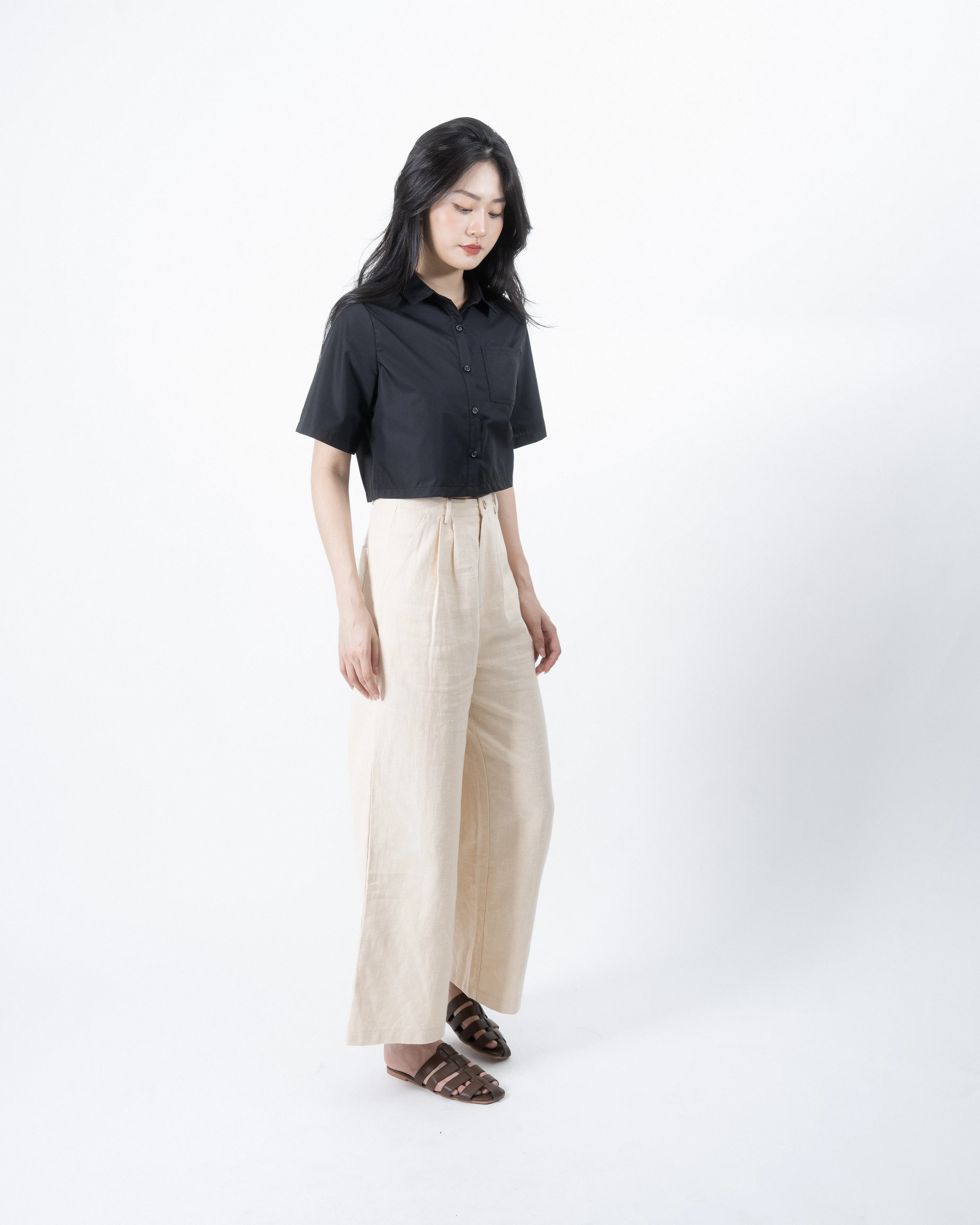 Short Sleeve Pocket Crop Shirt (Black)