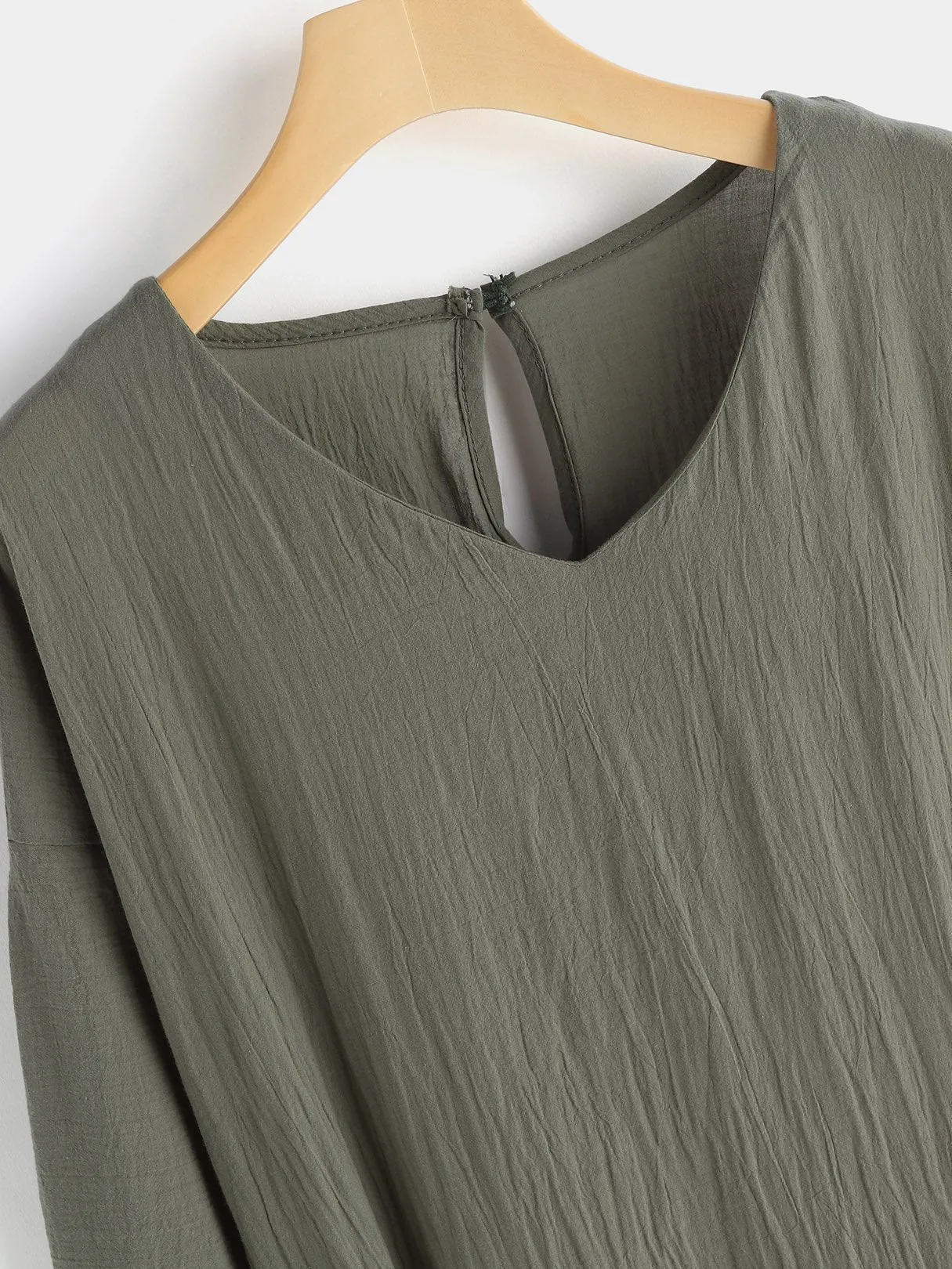 Wholesale Army Green V-Neck Long Sleeve Plain Pleated Belt Self-Tie Slit Hem Dresses