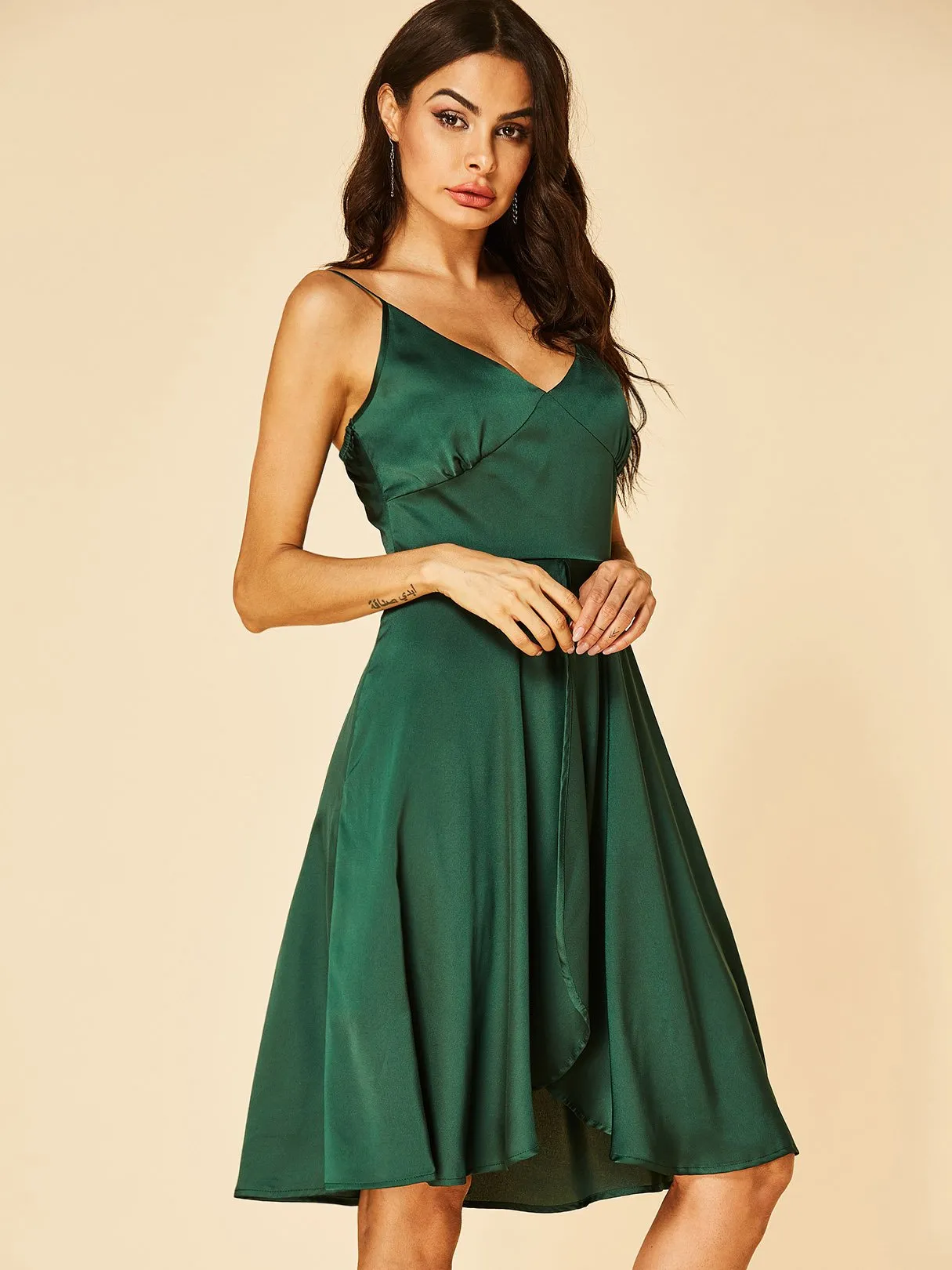 Wholesale Green Deep V Neck Sleeveless Plain Backless Slit Hem High-Waisted Dresses