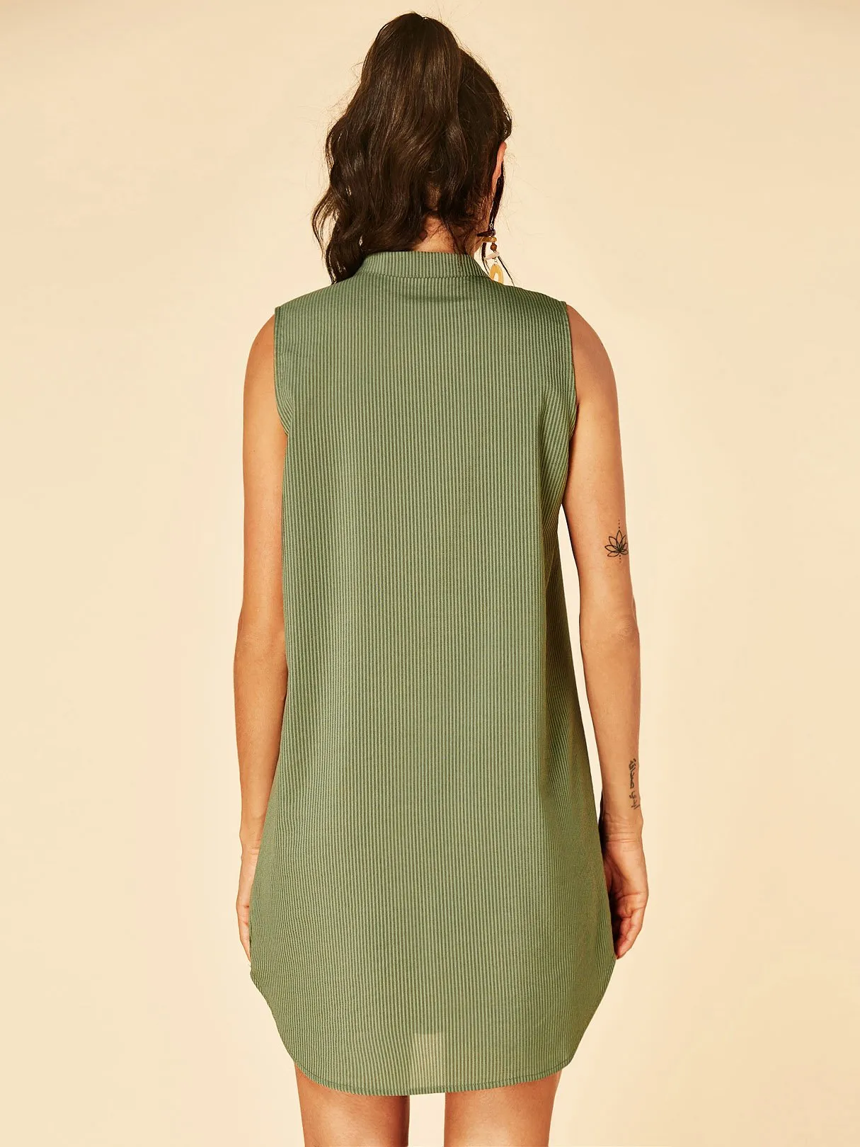 Wholesale Green Deep V Neck Sleeveless Plain Dresses